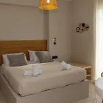 Noe In Center Of Appartement Tínos