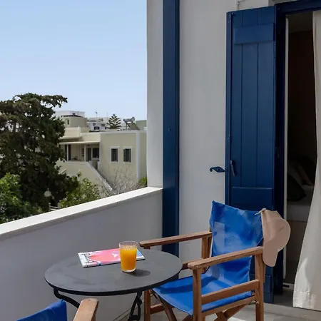 Noe In Center Of * Tínos