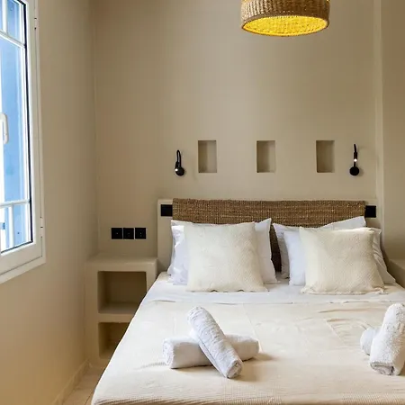 Noe In Center Of Daire *