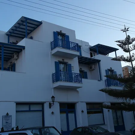 Noe In Center Of * Wyspa Tinos